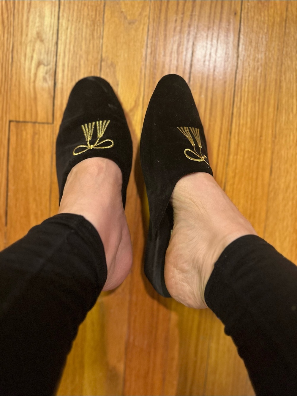 RARE Vintage Jones New York Black Gold Tassel Mule Slide Slippers Sz M Well Worn